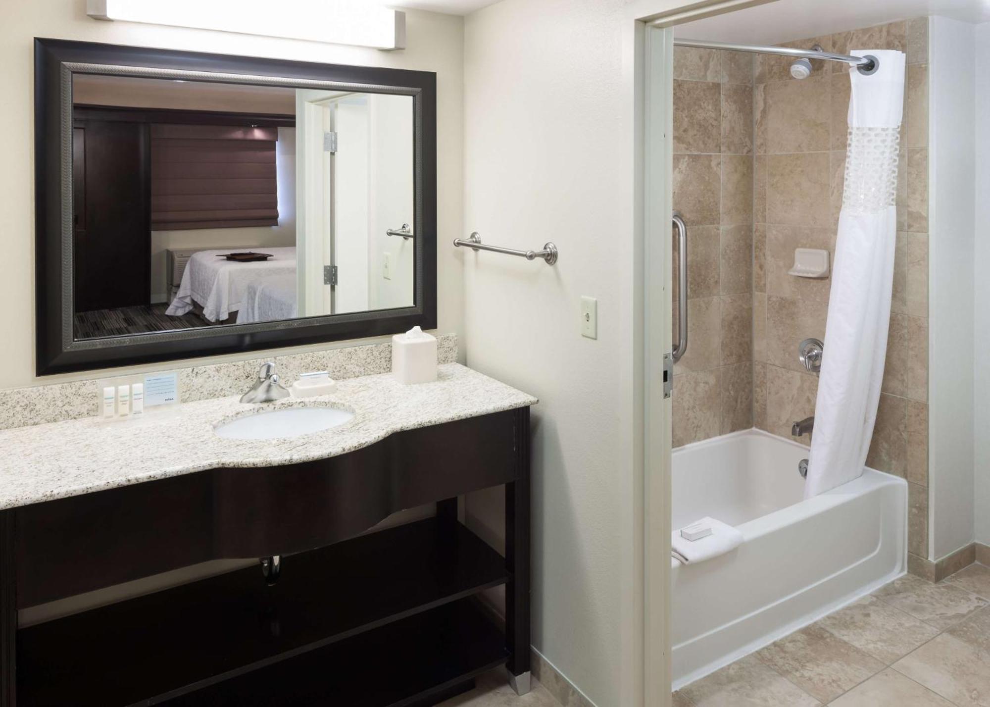 Hotel Hampton & Omaha-downtown