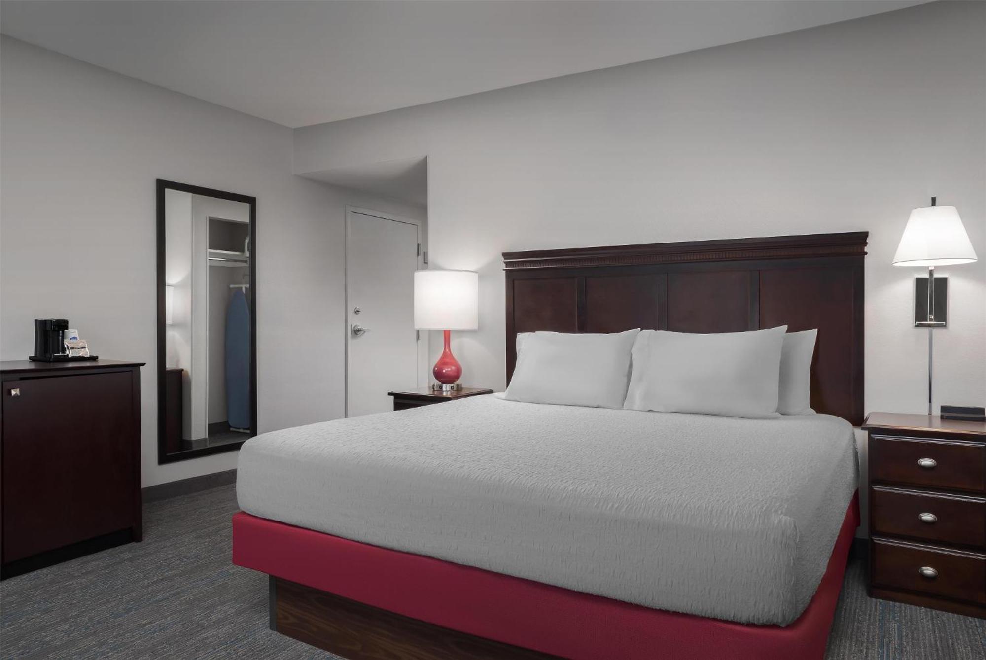Hampton & Omaha-downtown Hotel 3*