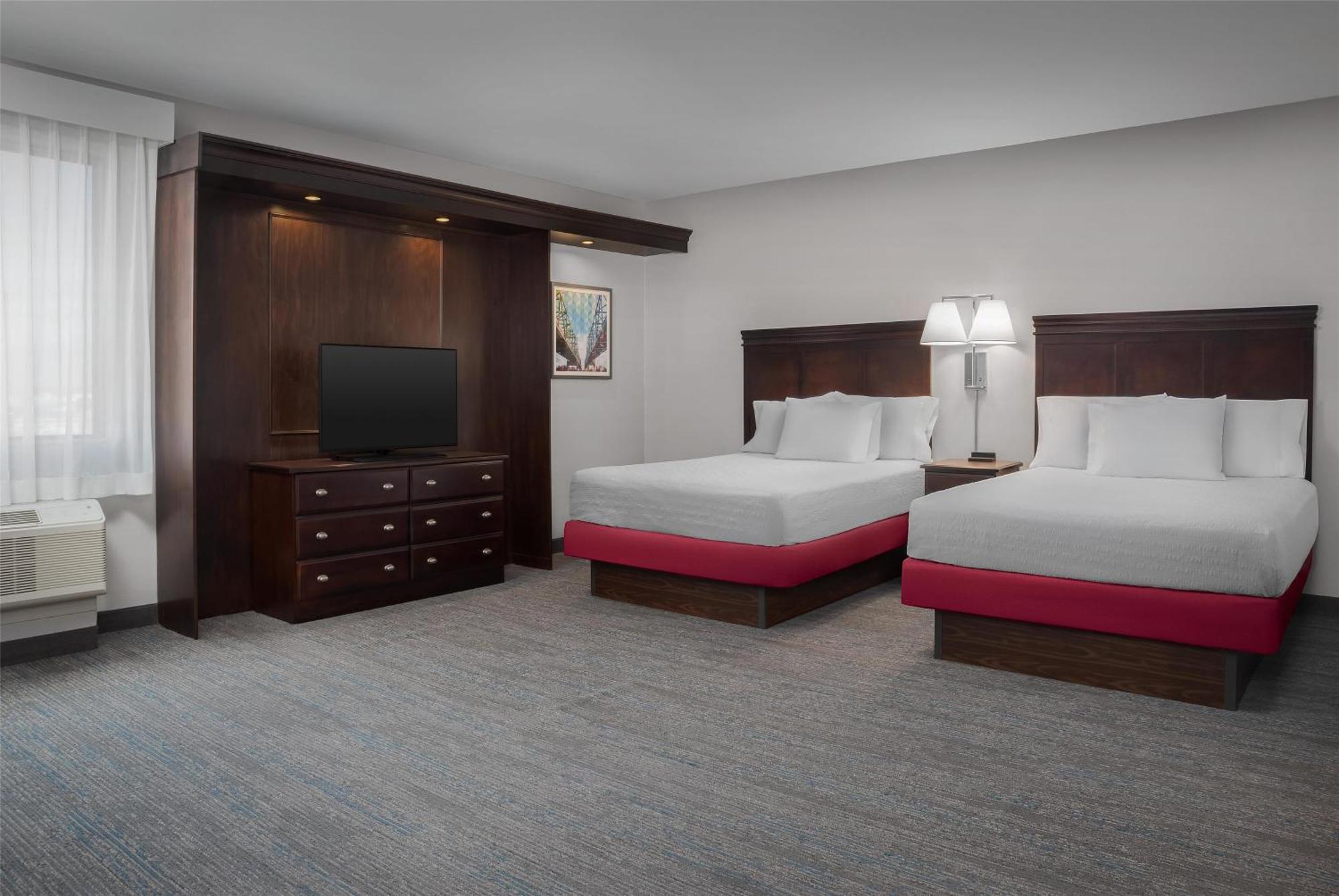 Hampton & Omaha-downtown Hotel 3*