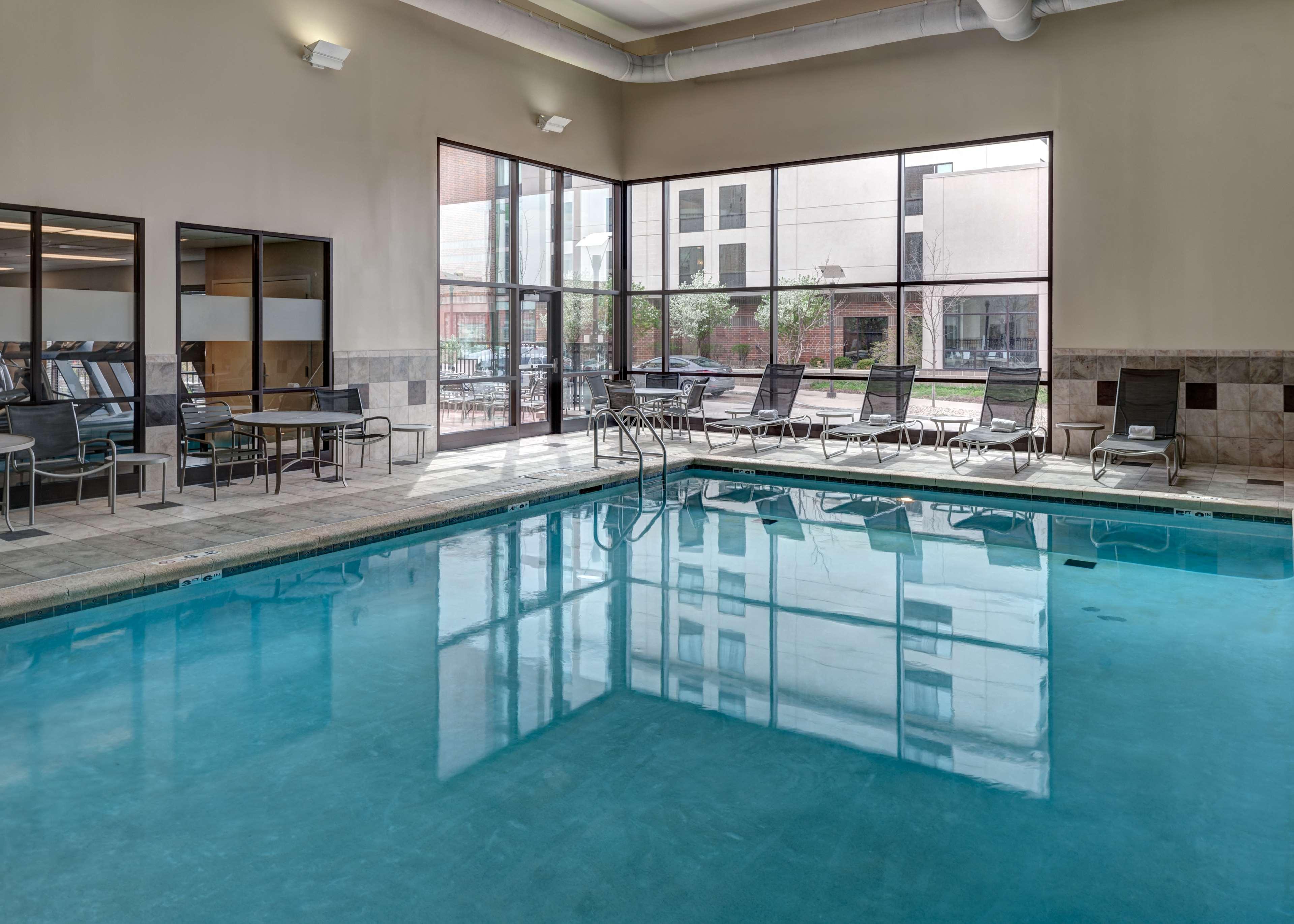Hampton & Omaha-downtown 3*