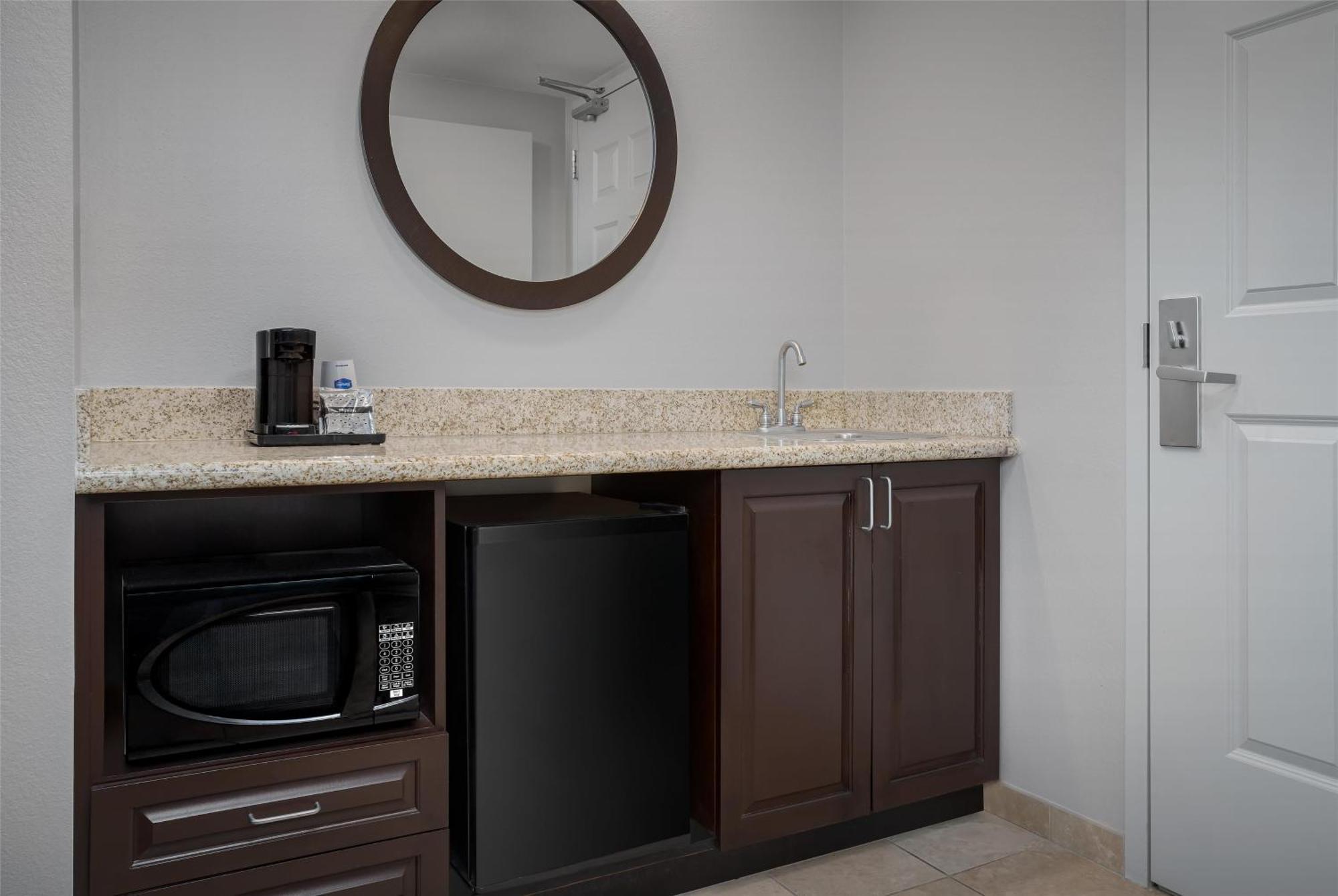 Hampton & Omaha-downtown 3*