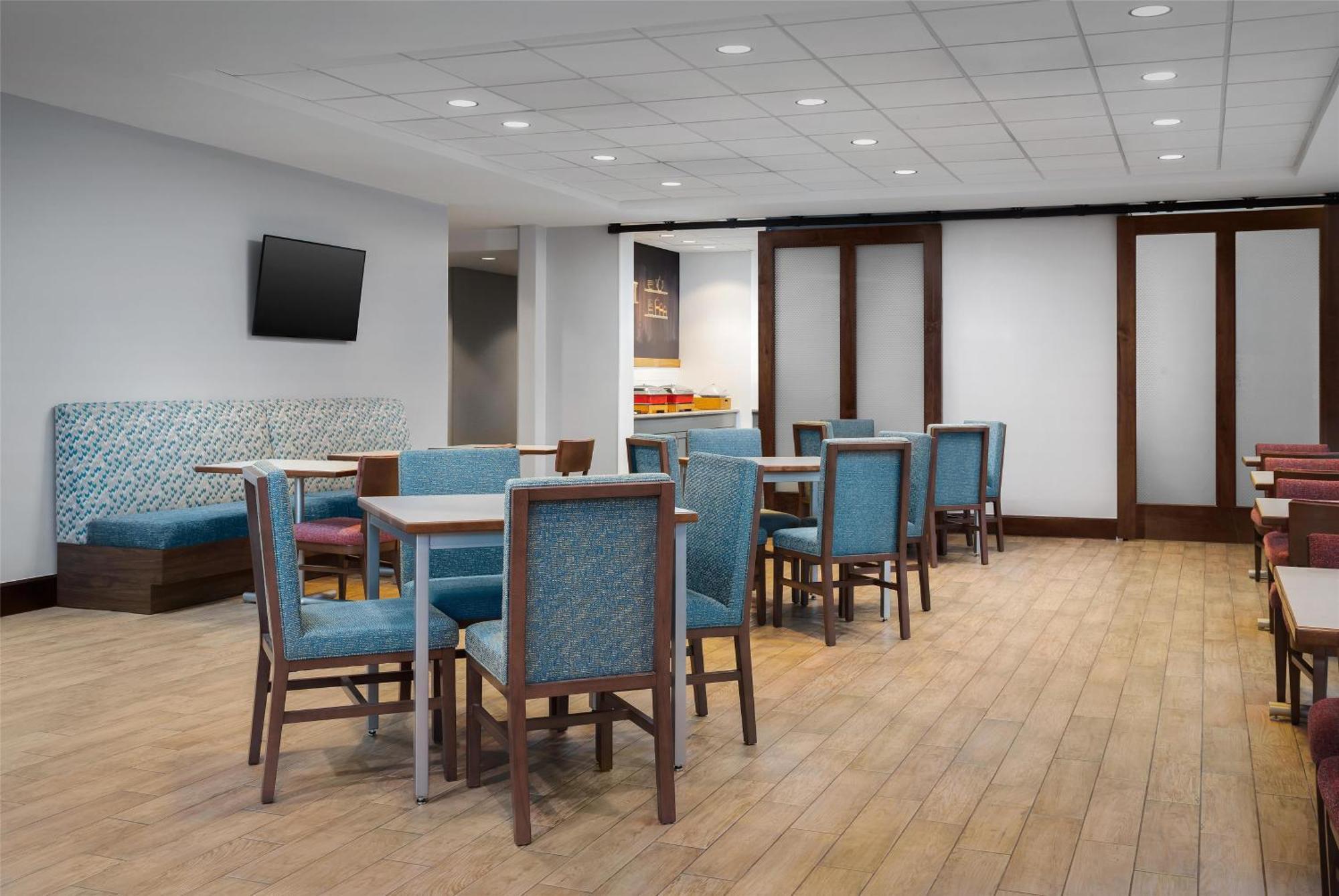 Hampton & Omaha-downtown Hotel